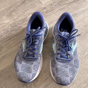 Brooks Adrenaline 21 size 8